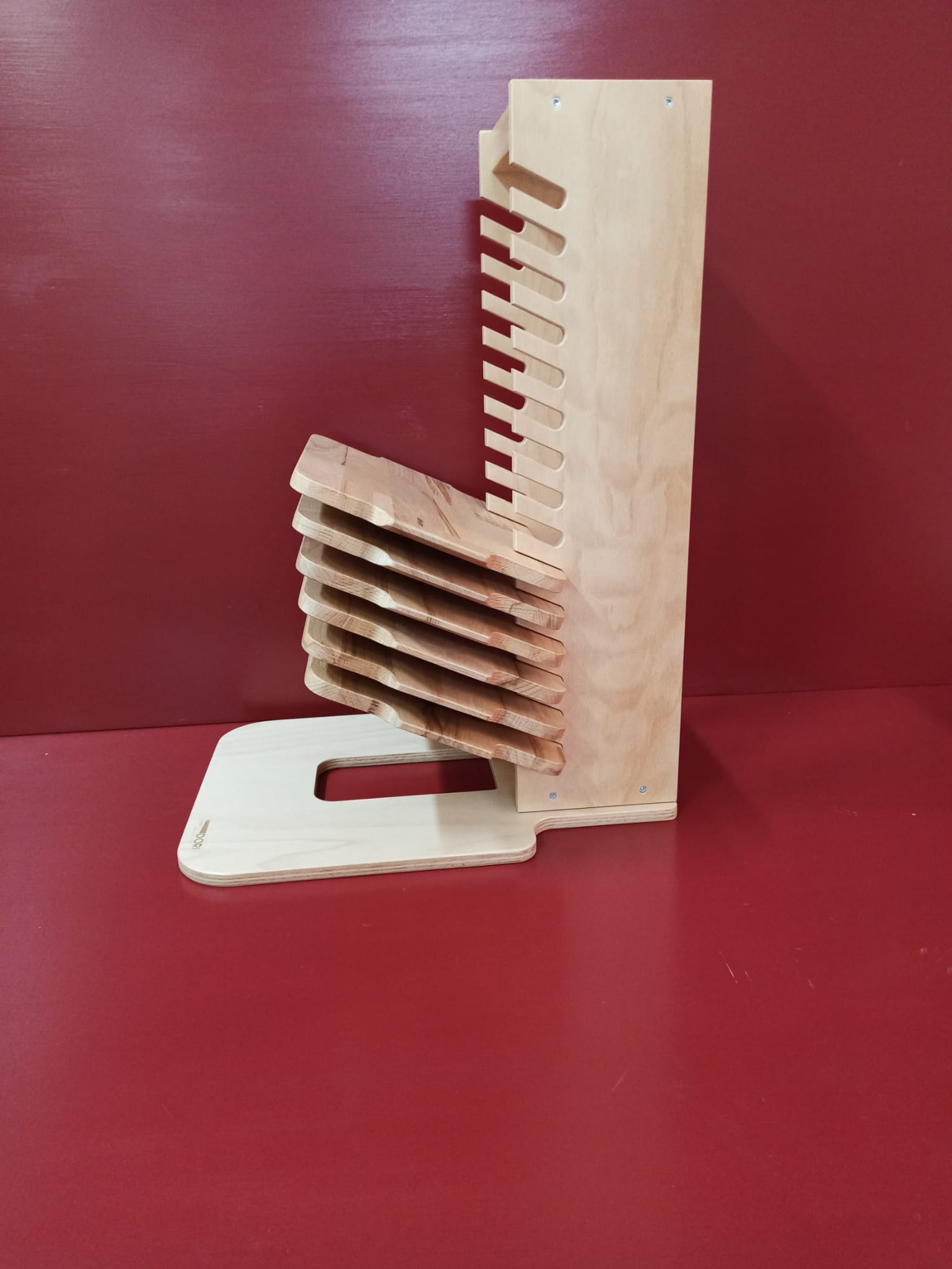 Linea Dori 3000 srl 1500700/15 Beech plywood rack for 1.2 cm-thick (0.5’’) serving boards 15 slots (finished with a treatment for food contact)